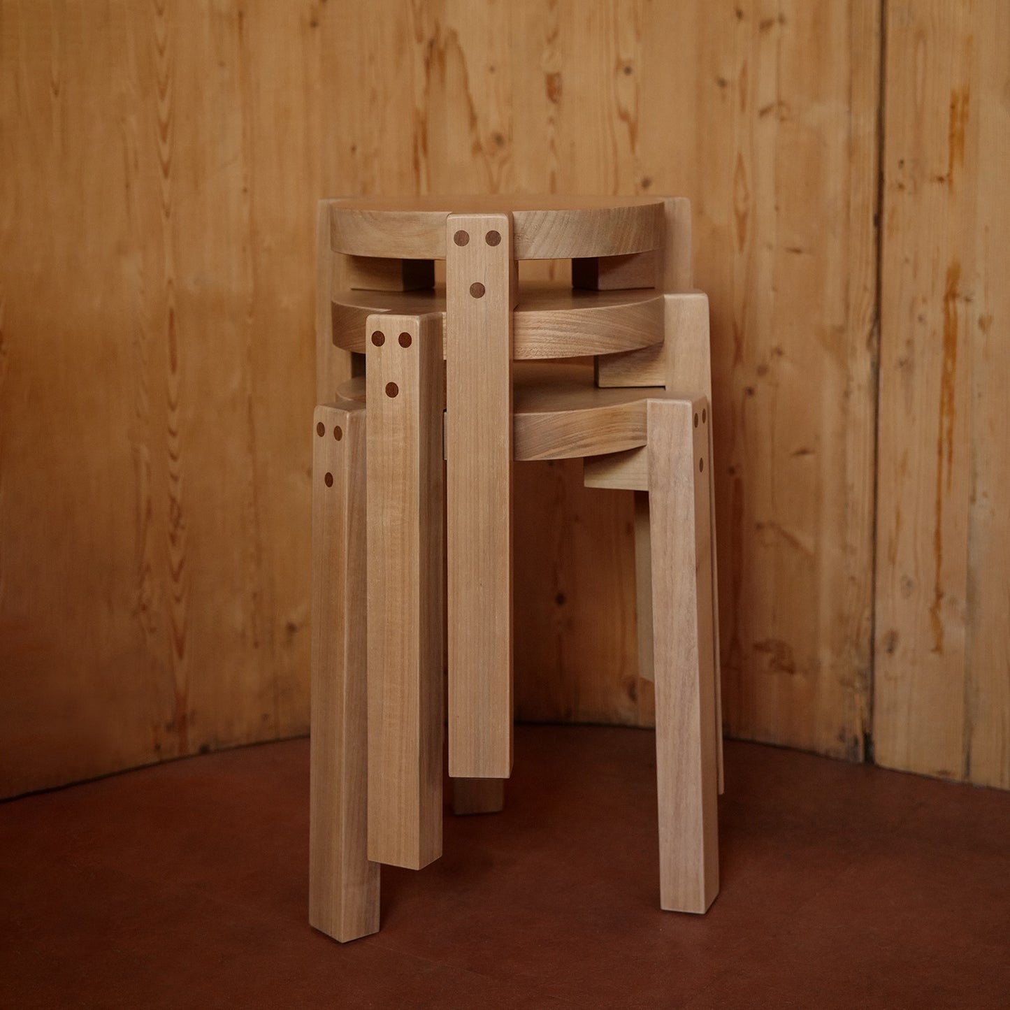 Girafa Stool