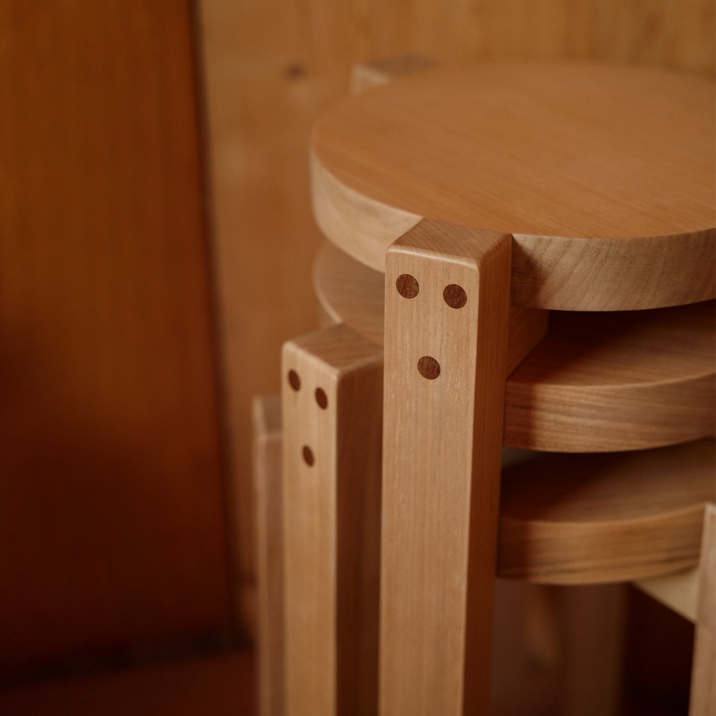 Girafa Stool