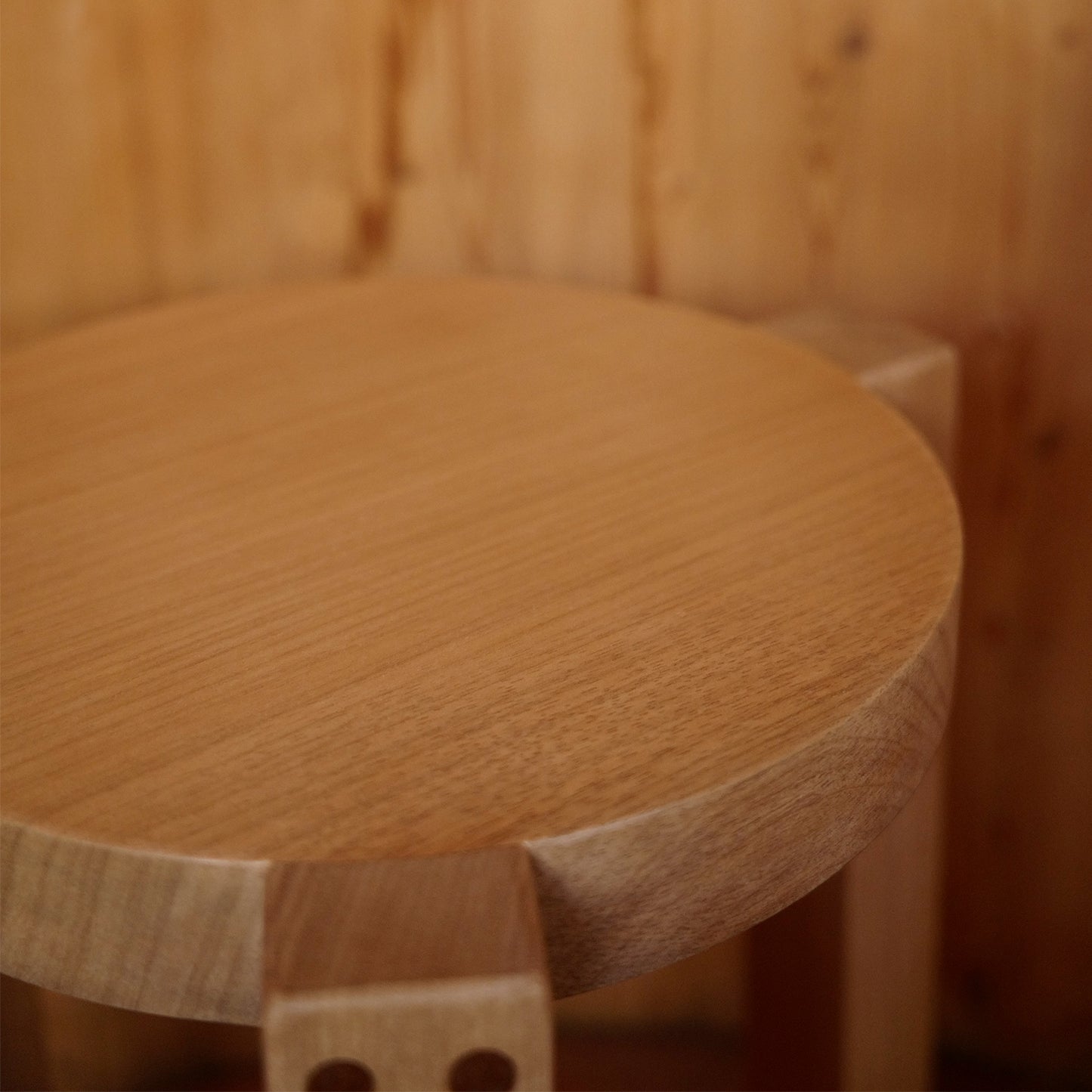 Girafa Stool