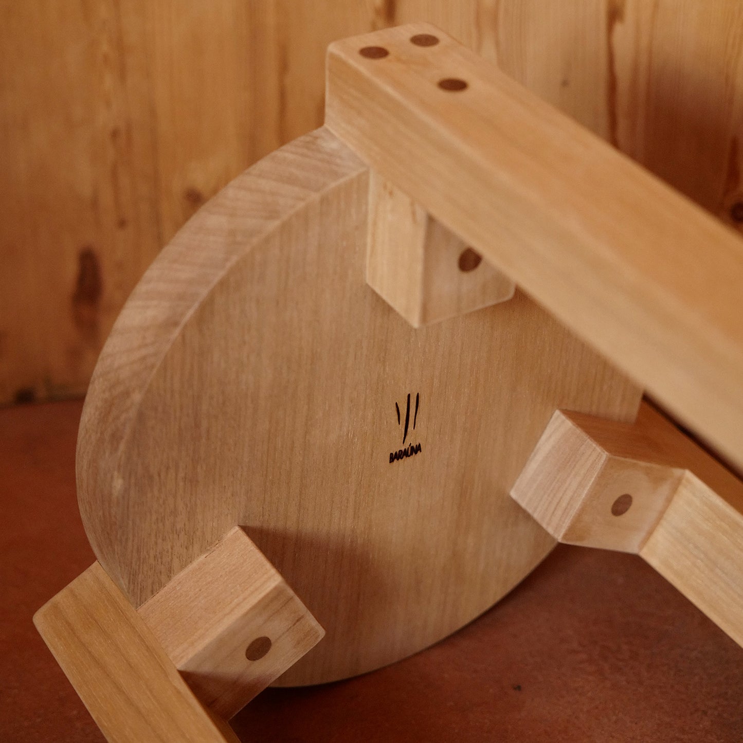 Girafa Stool