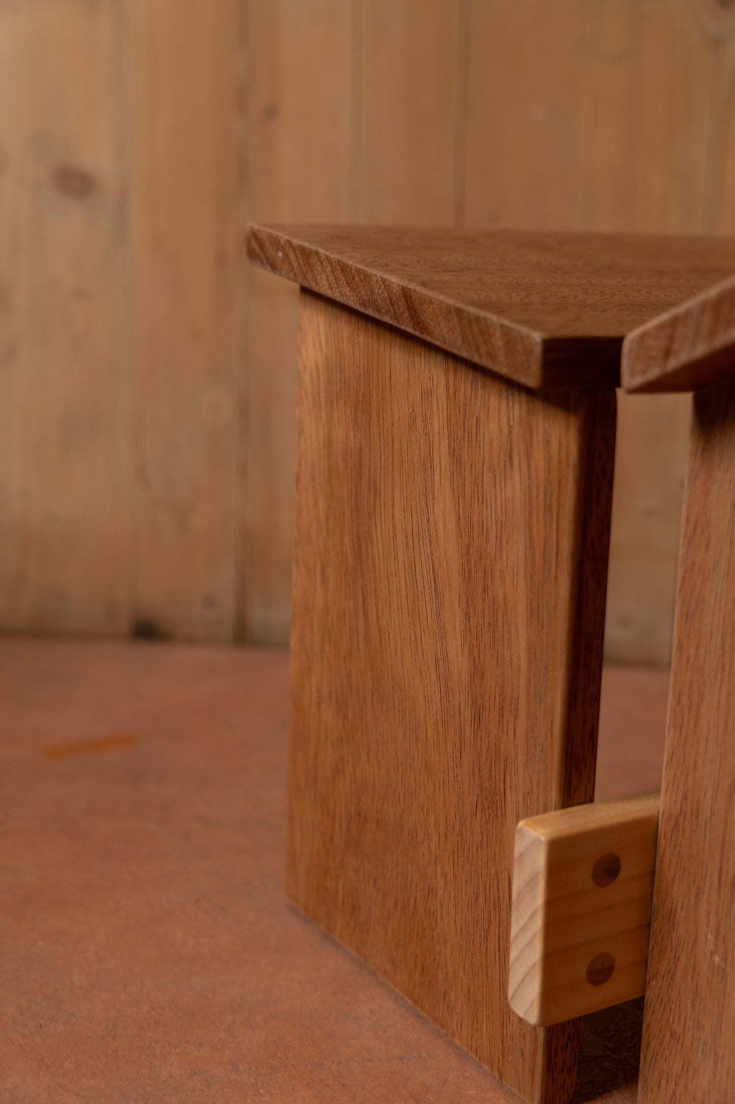 Caipira Stool (C~D)