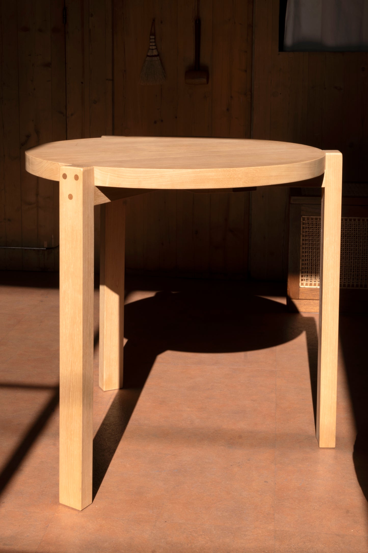 サイン入り・Girafa Table