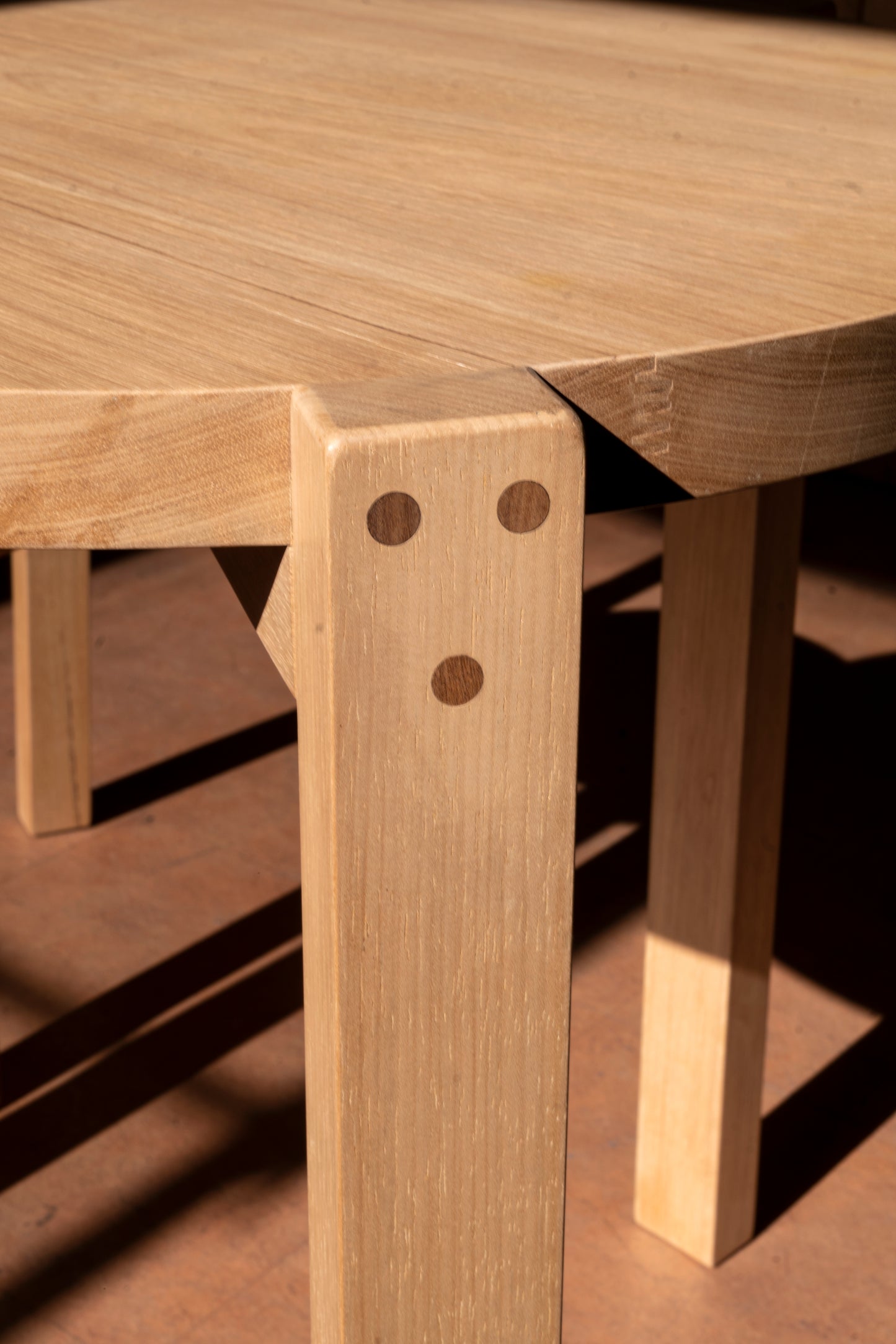 サイン入り・Girafa Table