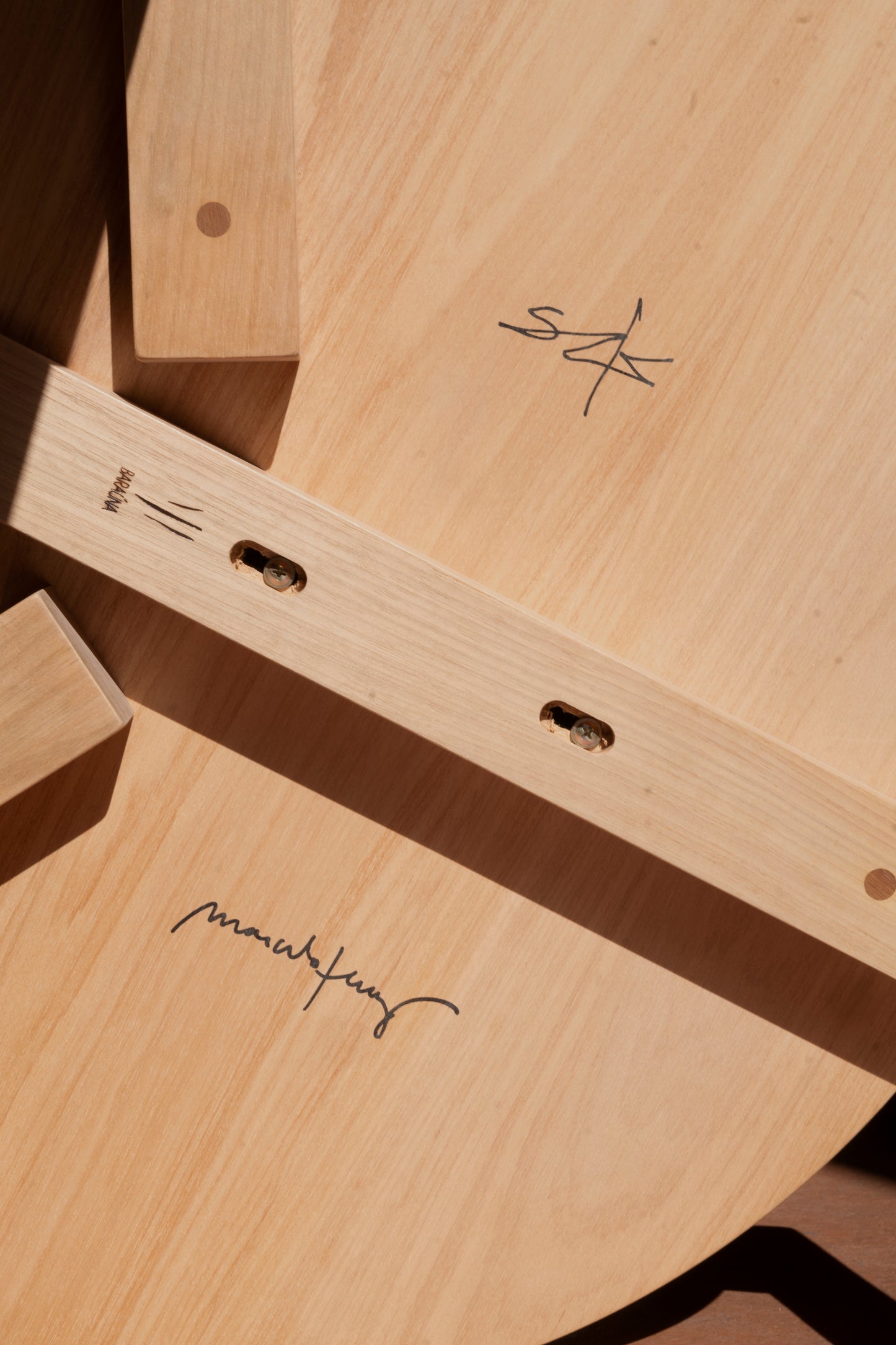 サイン入り・Girafa Table