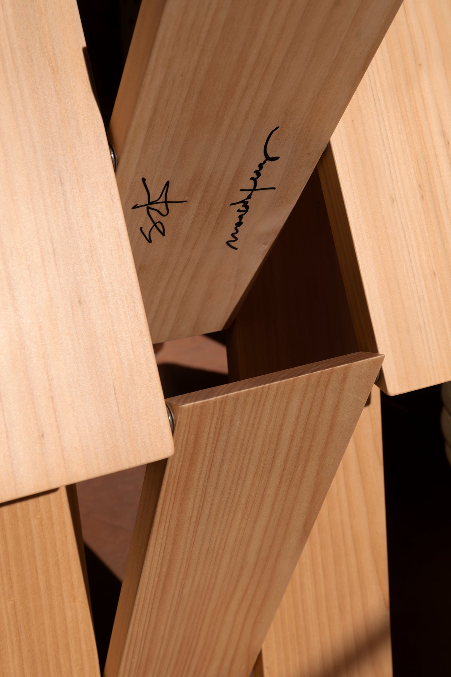 サイン入り・Frei Egídio Chair