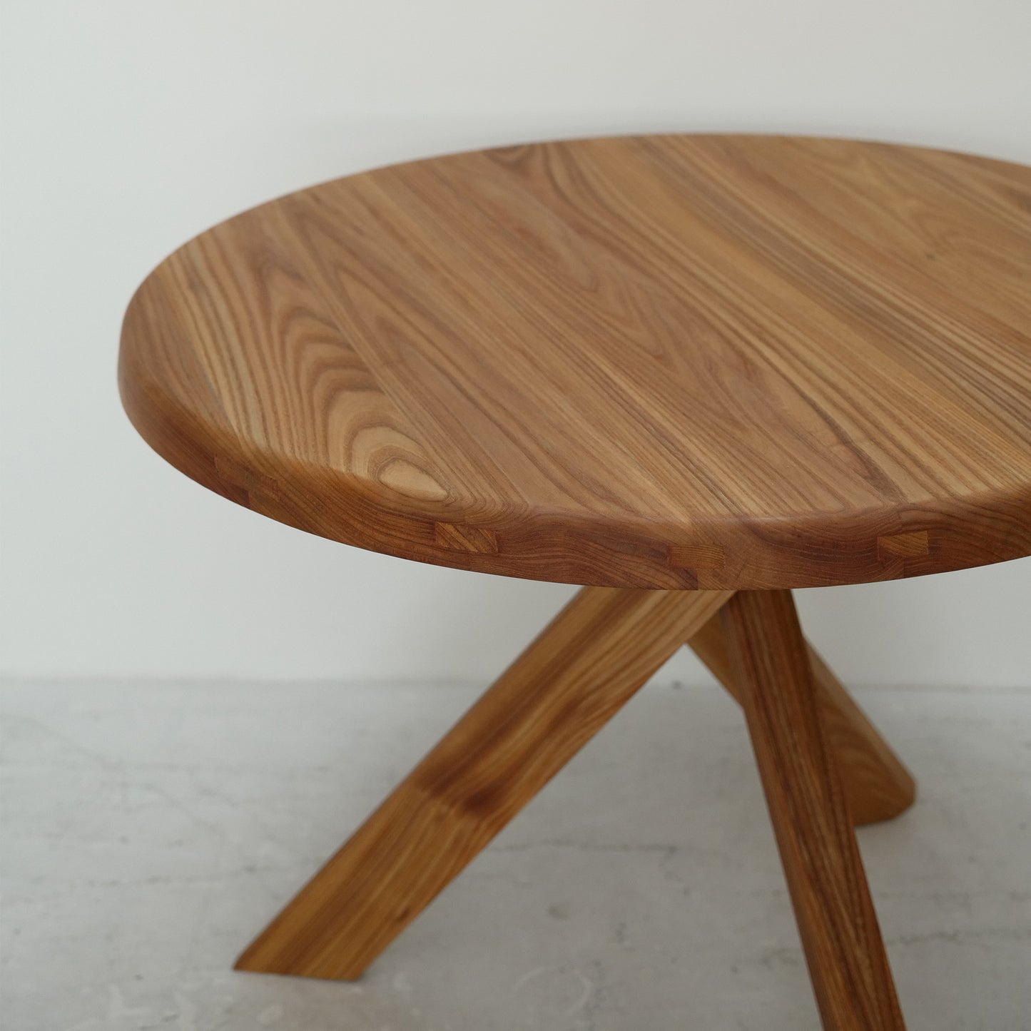 Round Dining Table T21-A